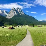 度假居 Alpine Escape With Mountain View 加爾米施-帕滕基興