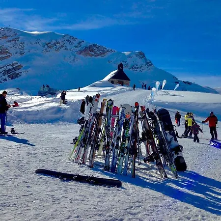 Alpine Escape With Mountain View Holiday home *