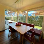 بيت للعطل Alpine Escape With Mountain View *