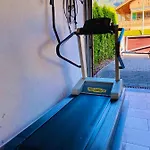 Alpine Escape With Mountain View Ferienhaus
