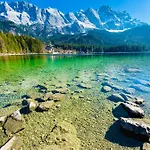 Alpine Escape With Mountain View Ferienhaus Garmisch-Partenkirchen