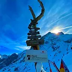Ferienhaus Alpine Escape With Mountain View Garmisch-Partenkirchen